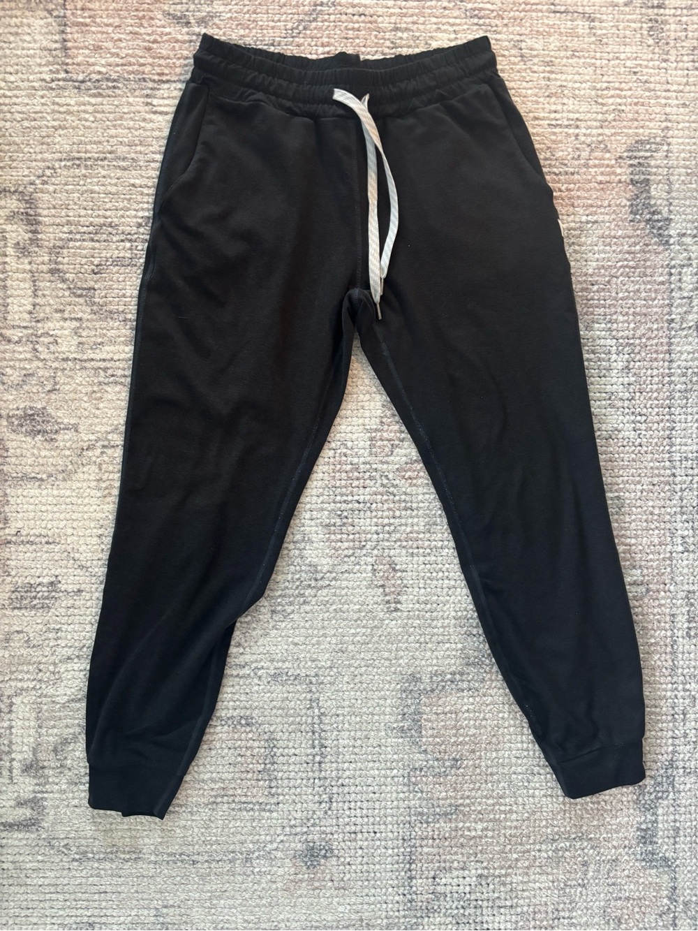 Vuori Black Performance Jogger - Women’s XXS